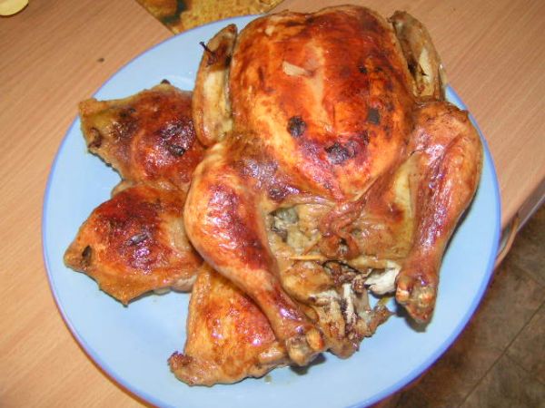 KUŘÁTKO NA VÍNĚ A PISTÁCIÍCH S TĚSTOVINAMI