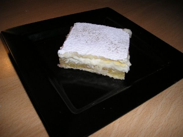 Buchtice z listového těsta, jablek a šlehačky - nejlepší jakou jsem zatím jedla