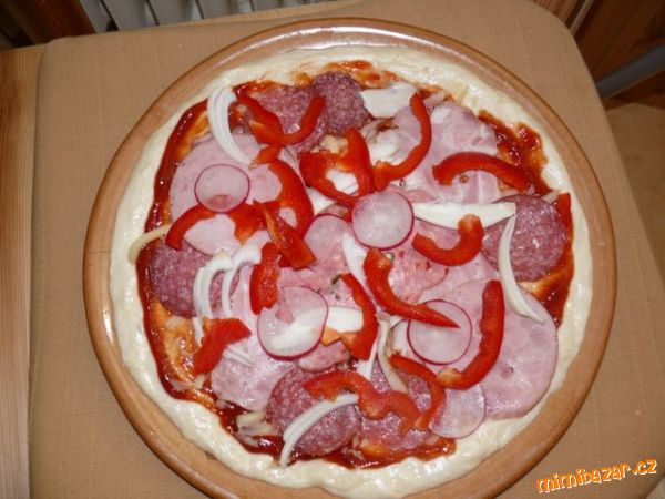 TĚSTO NA PIZZU...FAKT MOOC DOBRÉ,JAKO Z PIZZERIE:))