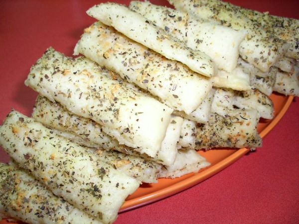 PIZZOVÉ PROUŽKY (MINI chlebíčky)