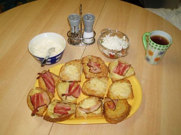 RYCHLÁ A DOBRÁÁÁÁ VEČEŘE :-)) ....ZAPEČENÝ CHLEBA S ČESNEKOVOU POMAZÁNKOU