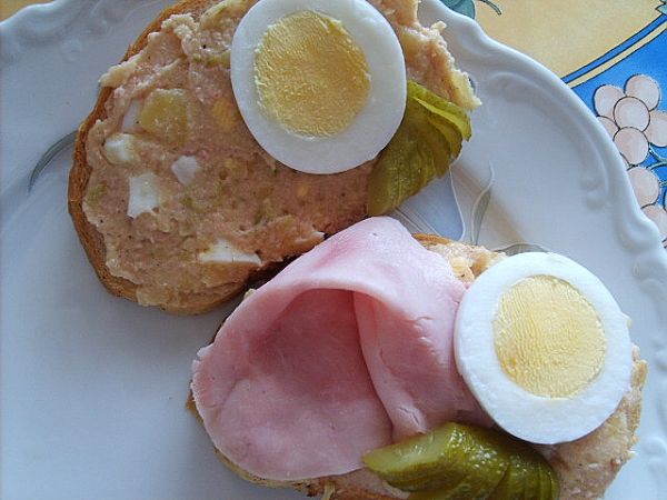 RYCHLÁ BRAMBOROVÁ POMAZÁNKA /SALÁT/ NA CHLEBÍČKY