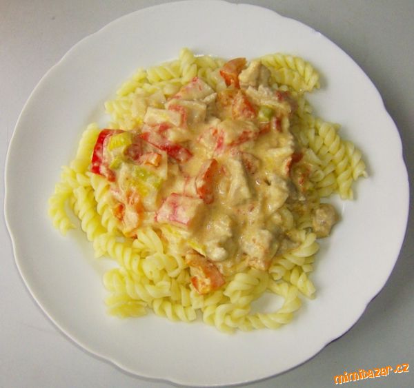 Kuřecí směs s krabími tyčinkami a zeleninou
