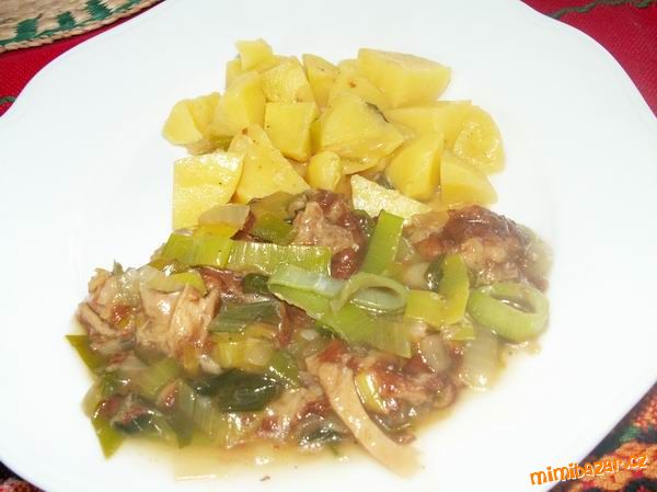 Seitan s pórkem a bramborami
