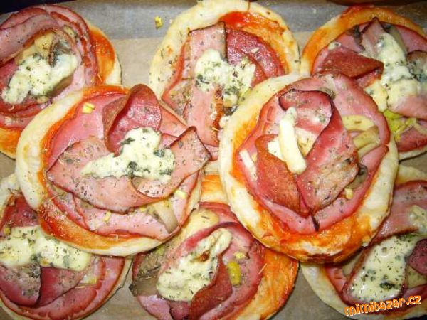 Mini pizzy - rychlé pohoštění, teplé i studené