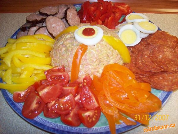 POMAZÁNKA-CO LEDNIČKA DALA :o))) pomazánka na poslední chvíli