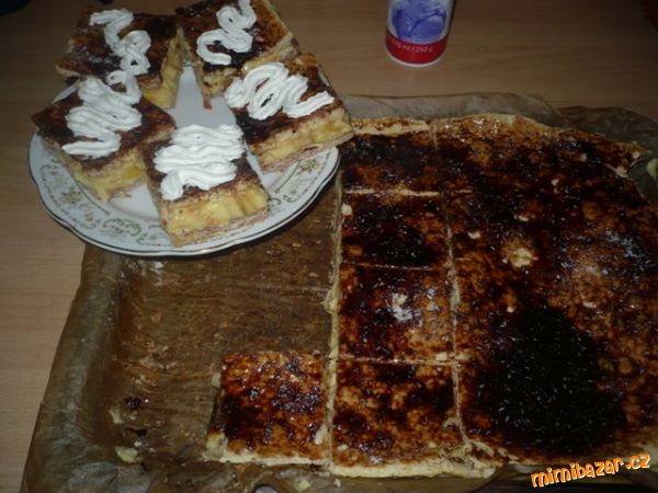 banánové řezy s piškoty.---pro mlsné.