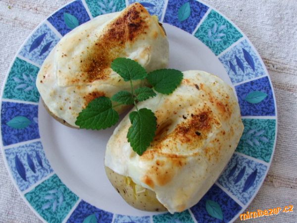 Plněné sýrové brambory aneb "jacked potatoes"