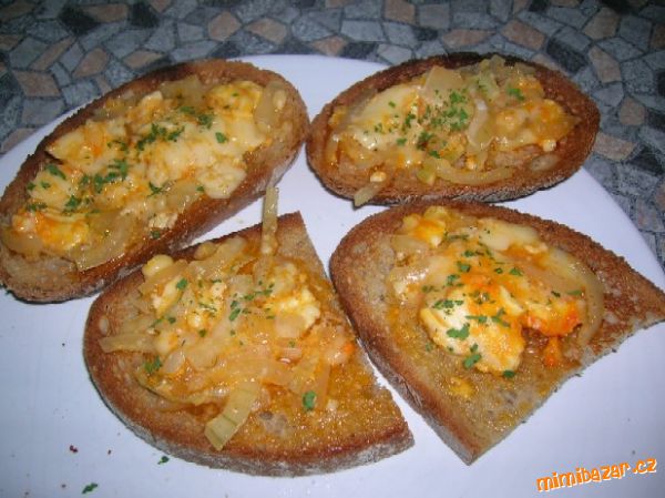Nakládaný CHILLI sýr - na topinky