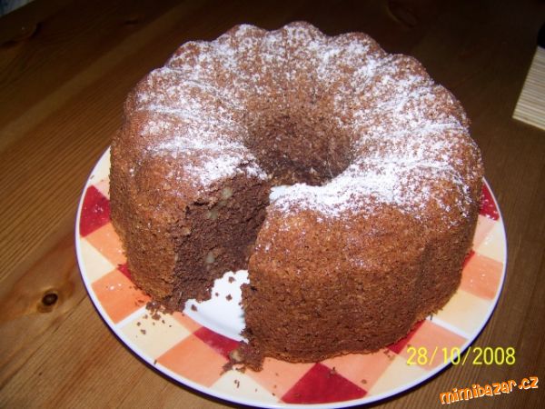 Kakaová bábovka s mandličkami