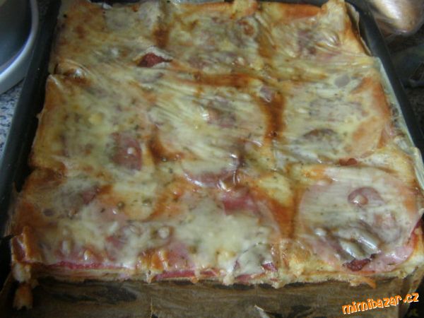 PIZZA Z TOUSTOVÉHO CHLEBA
