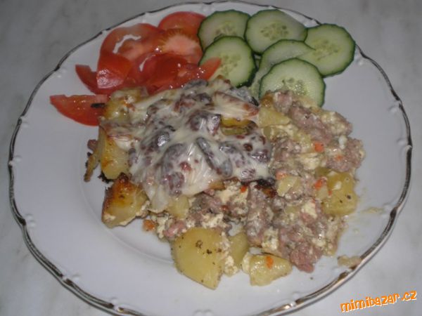 Zapečené mleté maso s bramborem