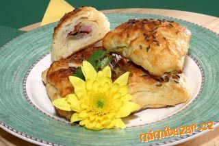 Bramborové pirožky plněné uzeným kuřecím masem