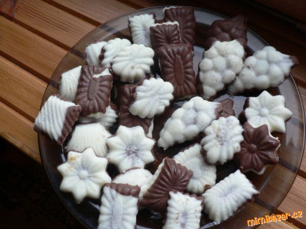 DVOUBAREVNÁ ČOKOLÁDA