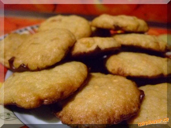 Polomáčené cookies s bílou čokoládou a suš. ovocem