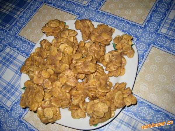 Hrudky z cornflakes a oříšků - vynikající a jednoduché