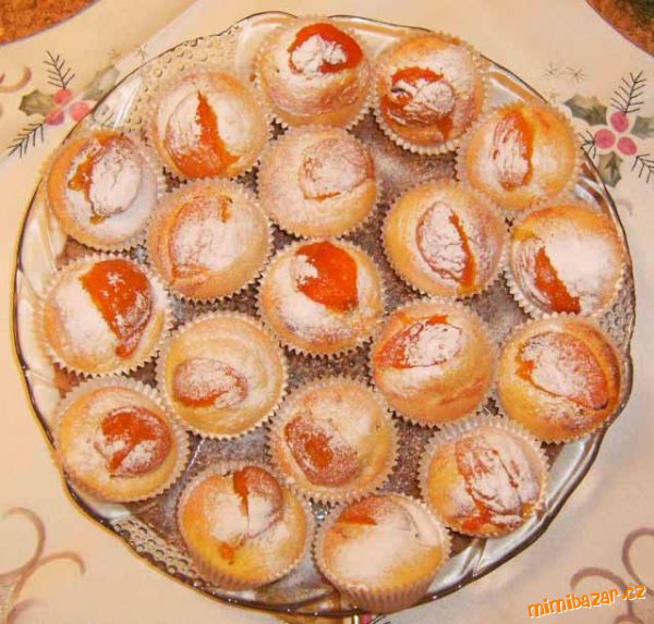 Muffiny s meruňkami