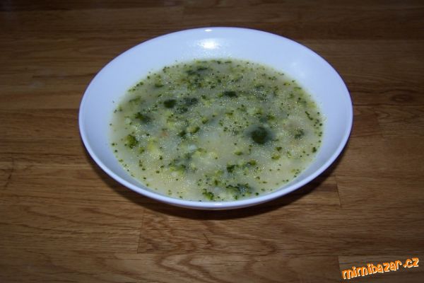 Brokolicová polévka s perličkami