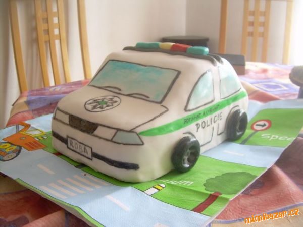 POLICEJNÍ AUTO