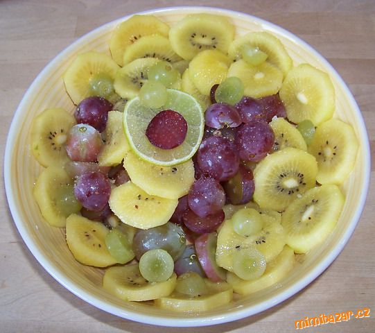 OVOCNÝ SALÁT ZE ZLATÉHO KIWI - rychlá sváča