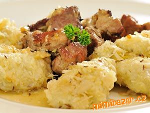 Moravský vrabec s chlupatými knedlíky a zelím 6 porcí