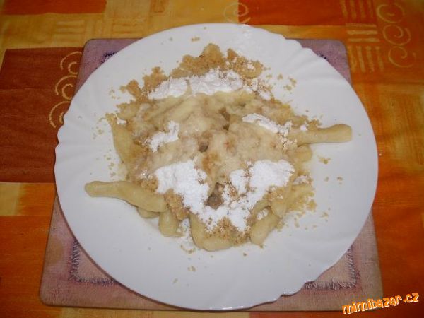 bramborové šišky se strouhankou nebo mákem...