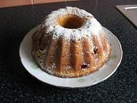 Tvarohová bábovka s jahodami