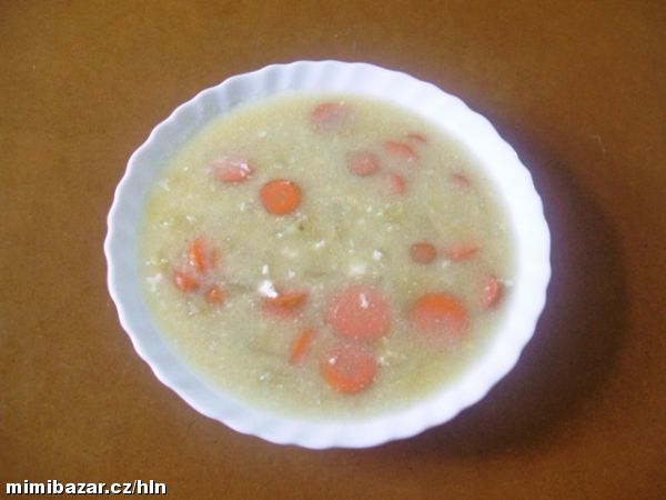 RYCHLÁ KRUPIČNÁ POLÉVKA S MRKVÍ A BRAMBORY