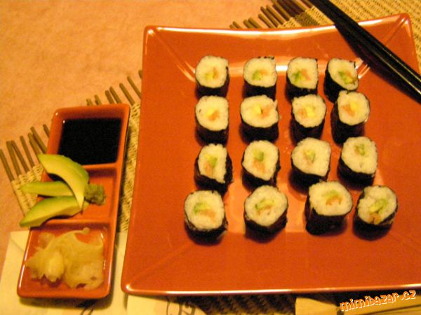 Sushi (s uzeným lososem) - s obrázkovým postupem