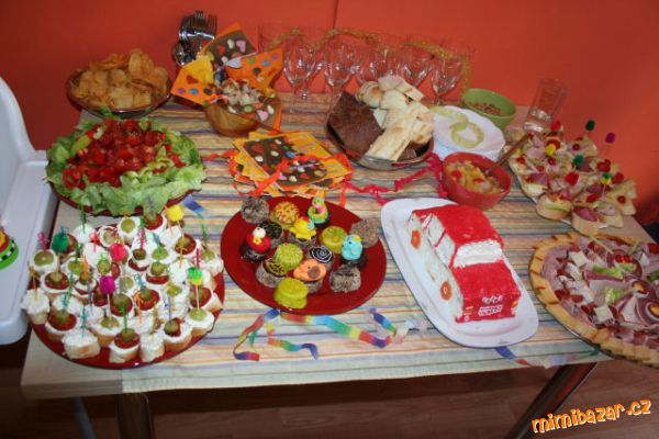Hostina k 1. narozeninám