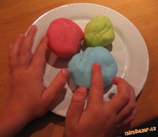 Domácí PLAY-DOUGH za pětikorunu