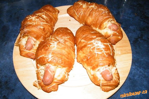 Svačinka manželovi do práce - Croissant s párkem