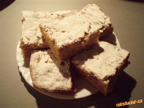 Rychlý jablečný moučník