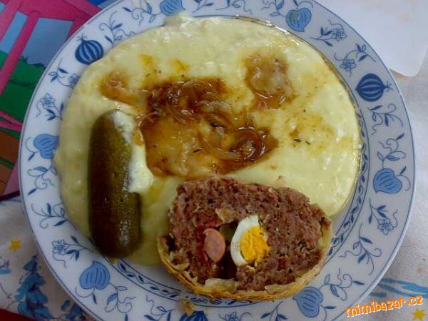 PLNĚNÁ SEKANÁ ZAPEČENÁ V LISTOVÉM TĚSTĚ