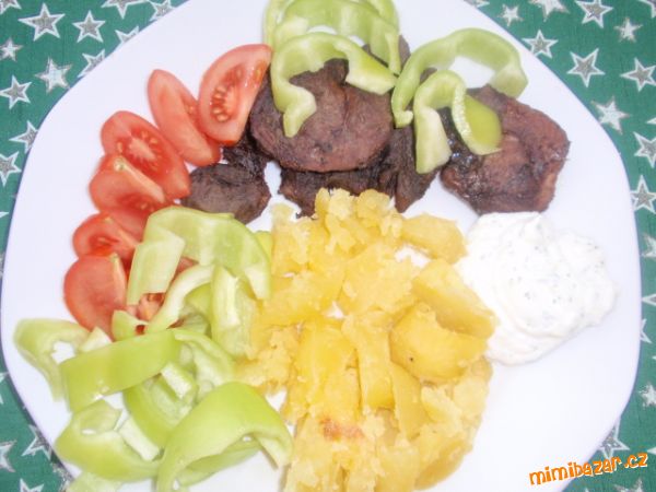Kančí kýta s pečenými bramborami a zdravou "tatarkou" ze zakysané smetany:o))