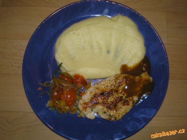 {{{{ Kuřecí steak s gratinovanou zeleninkou a kaší }}}}