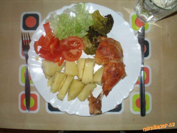 *´´¨¨*KUŘECÍ STEHNO,BRAMBOR A ZELENINA*¨¨´´*