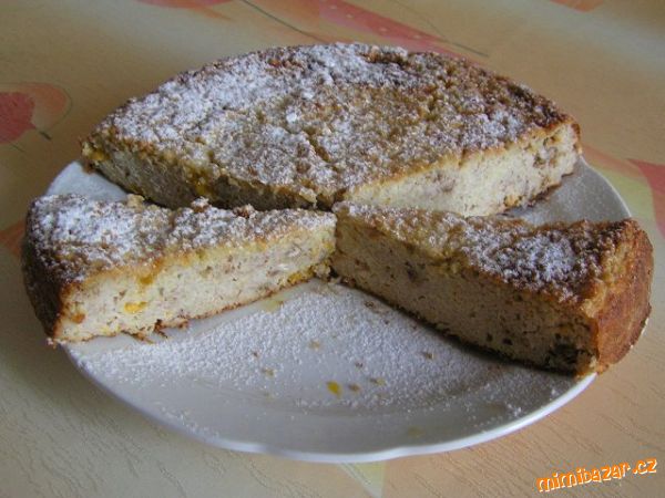 Jáhlový koláč s ovocem a ořechy (Jáhelník)