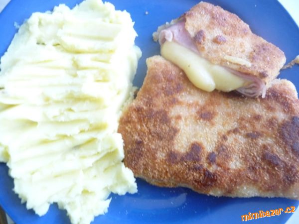 UZENÝ SMAŽÁK V ŠUNKOVÉ KAPSE