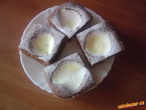 KAKAOVÁ BUCHTA S TVAROHEM