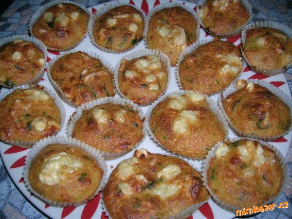 Bramborové muffiny se špenátem, slaninkou a česnekem - příloha nebo samostaně jako chuťovka pro hosty