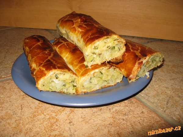 Slaný závin se zelím a bramborami-pikantní a rychlé !!!!!!!!!!!!!!!!!!