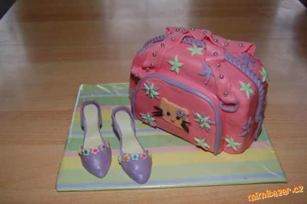 Kabelka se střevíčky Hello Kitty (s postupem na obojí)