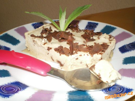 Mrazené kávové semifreddo