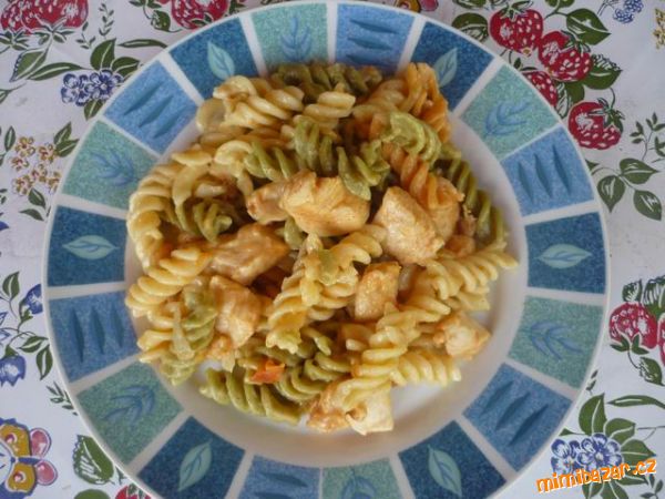 Fusilli s kuřecím masem