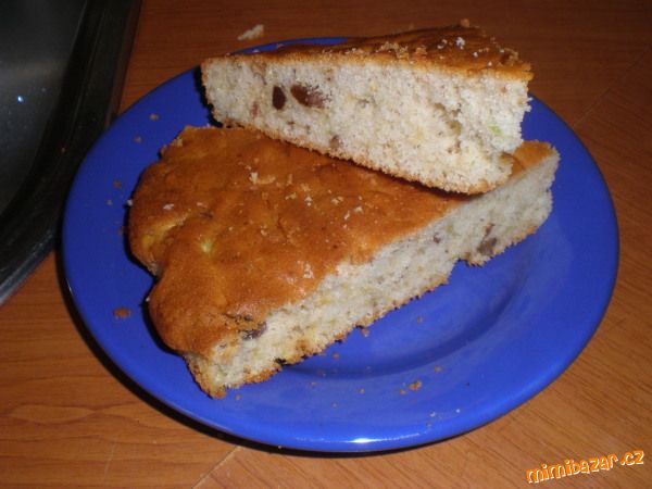 CUKETOVÝ OŘÍŠKOVÝ KOLÁČ