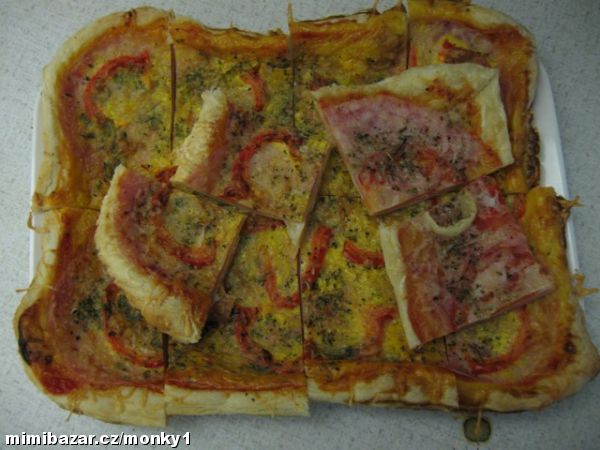 ** PIZZA **U NÁS NEJOBLÍBENĚJŠÍ !!!