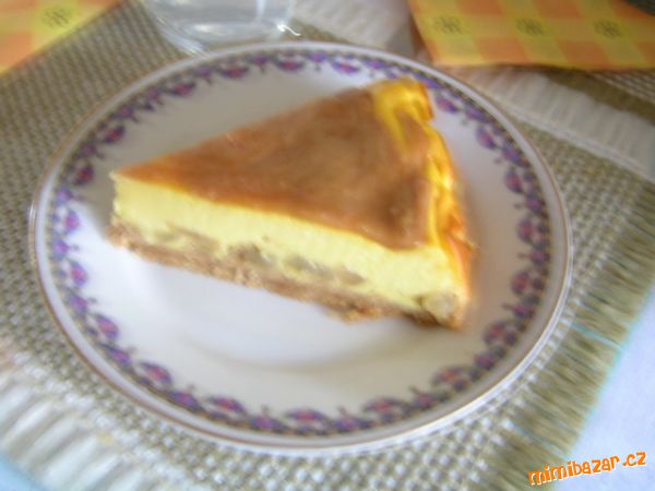 Jablečný cheesecake s karamelovou polevou