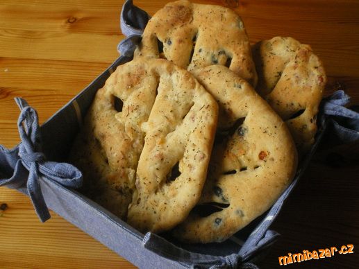Fougasse -provensálsky plnený chlebík