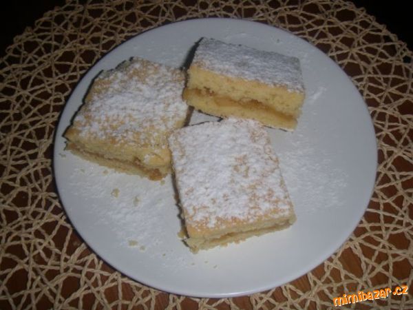 Jemňoučký jablkový koláč